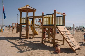 giochi-bambini-ufficio-spiaggia-bagno-sabbiadoro